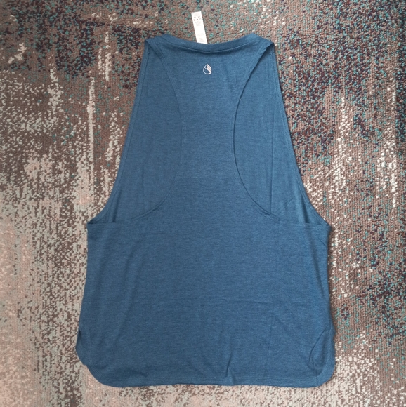 Work Out tank top racerback and exaggerated armholes - Blue color - Size Medium - Picture 3 of 15
